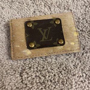 LV card holder